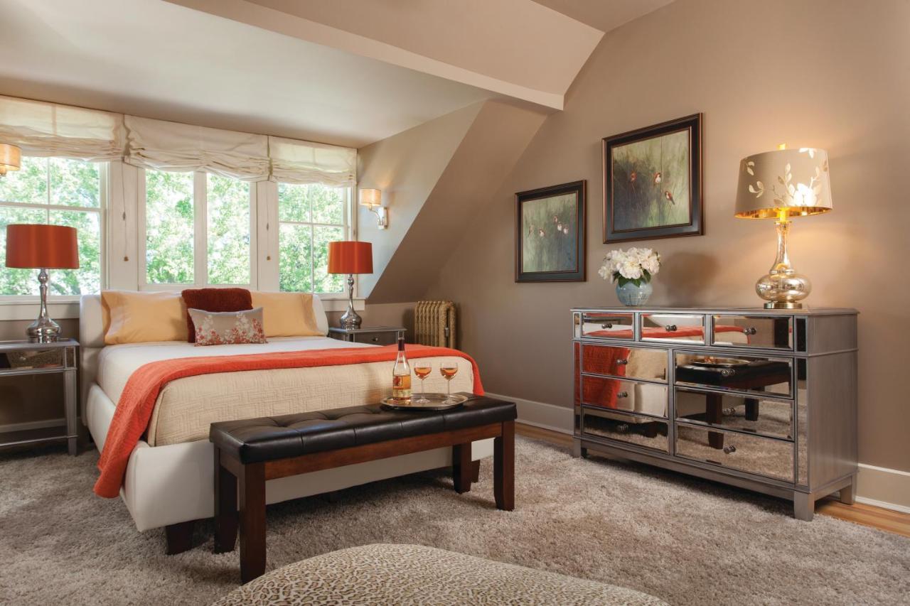 Gothic Eves Inn And Spa Bed And Breakfast Trumansburg Esterno foto