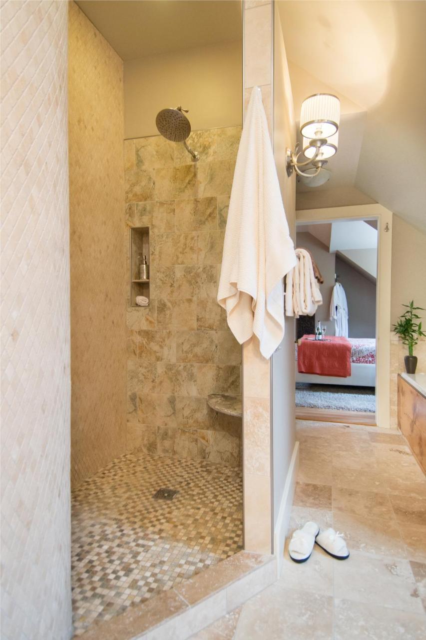Gothic Eves Inn And Spa Bed And Breakfast Trumansburg Esterno foto