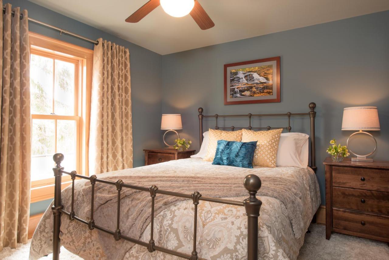 Gothic Eves Inn And Spa Bed And Breakfast Trumansburg Esterno foto