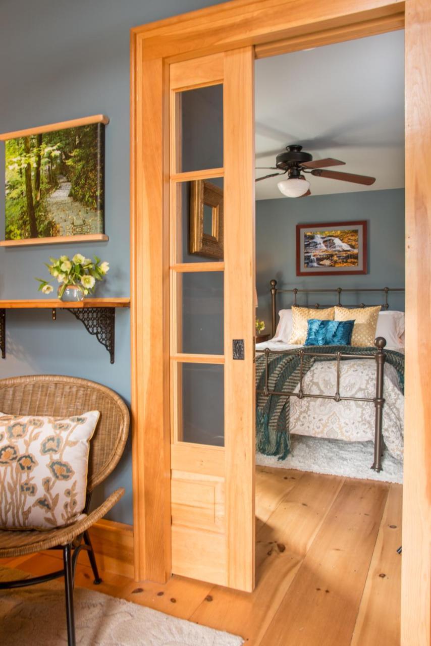 Gothic Eves Inn And Spa Bed And Breakfast Trumansburg Esterno foto