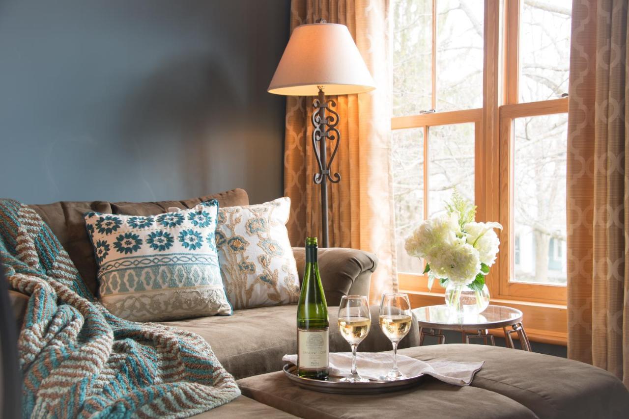 Gothic Eves Inn And Spa Bed And Breakfast Trumansburg Esterno foto