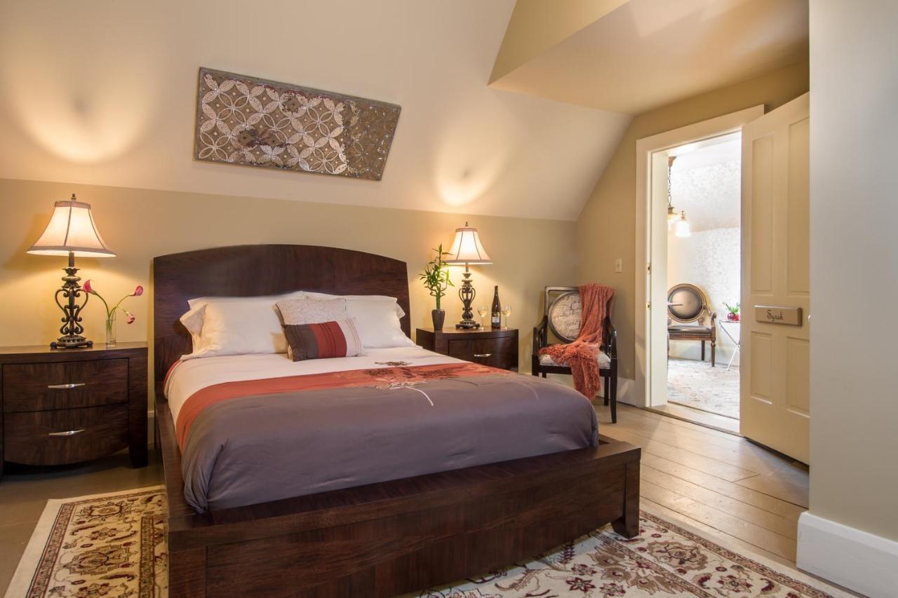 Gothic Eves Inn And Spa Bed And Breakfast Trumansburg Esterno foto